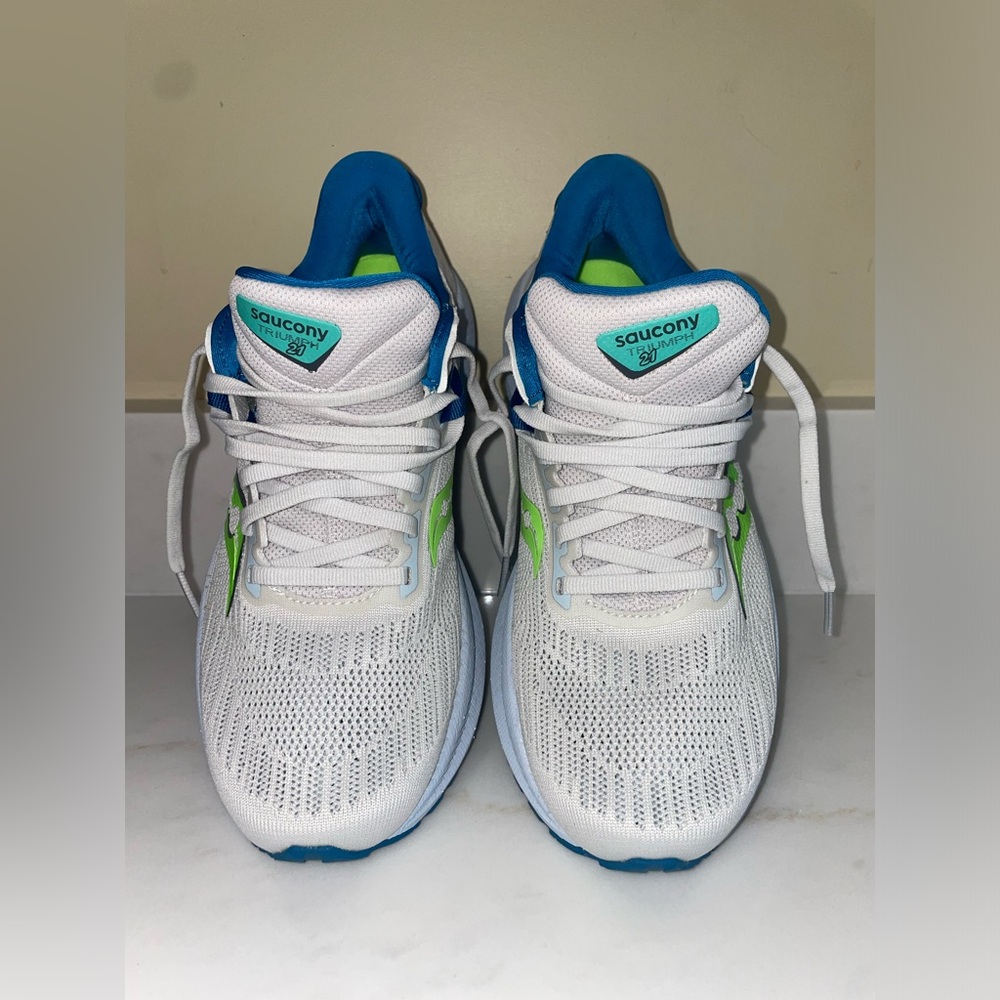 Saucony Triumph 21 | Size 8 | Women’s shoe